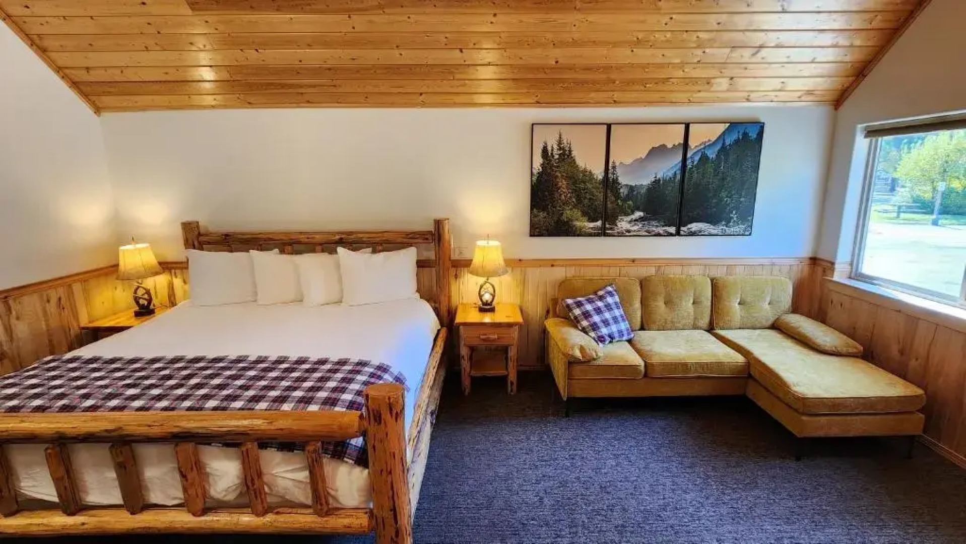 Beargrass Lodging and RV Resort