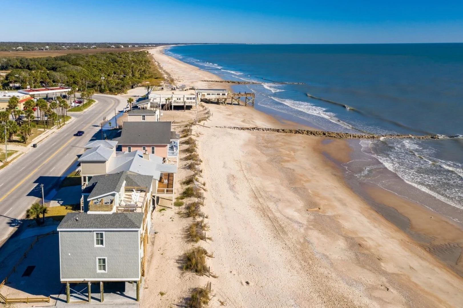 Endless Summer 5 Bedroom Home by Redawning