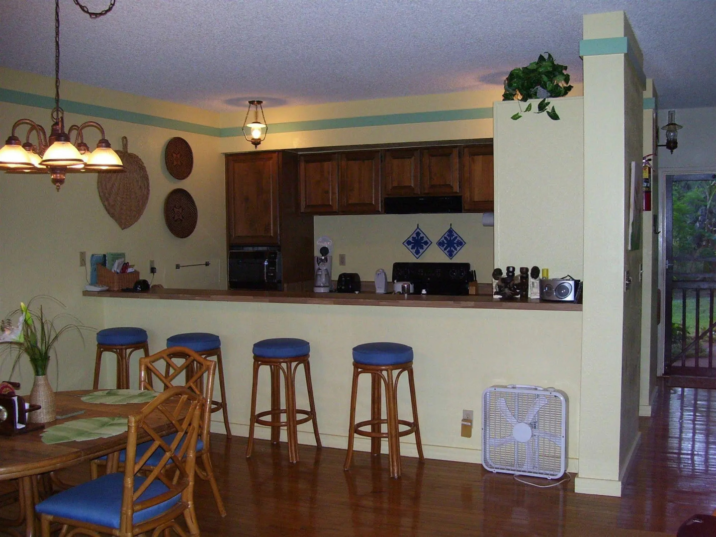 Molokai Vacation Properties – Paniolo Hale