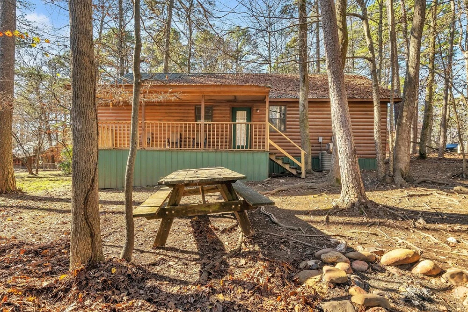 The Honeysuckle 2 Bedroom Cabin by Redawning