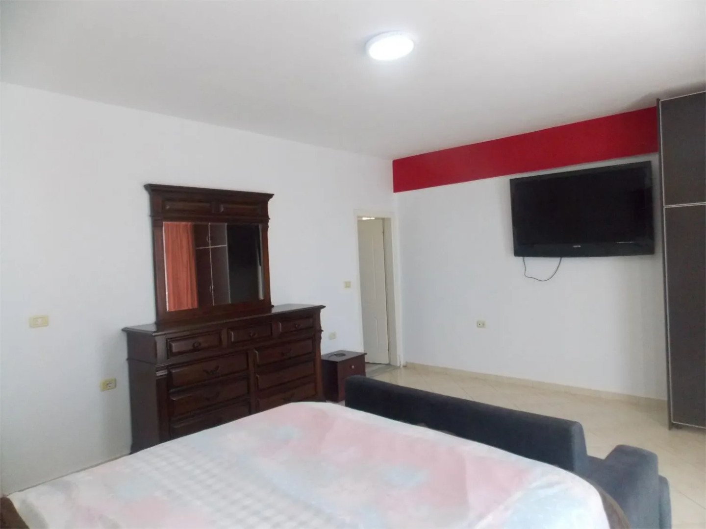 Damian Saranda Hotel