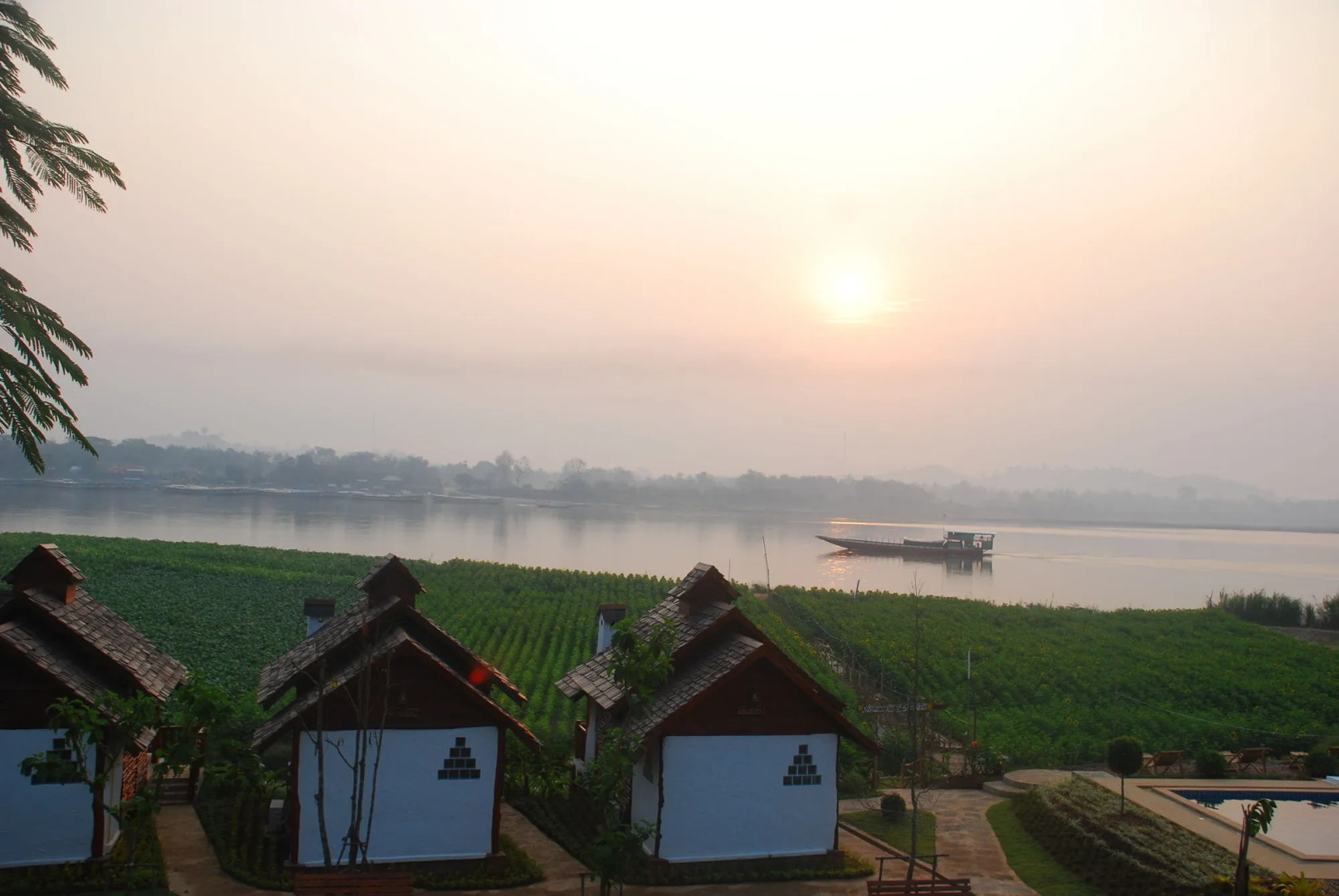 Gin's Maekhong View Resort & Spa