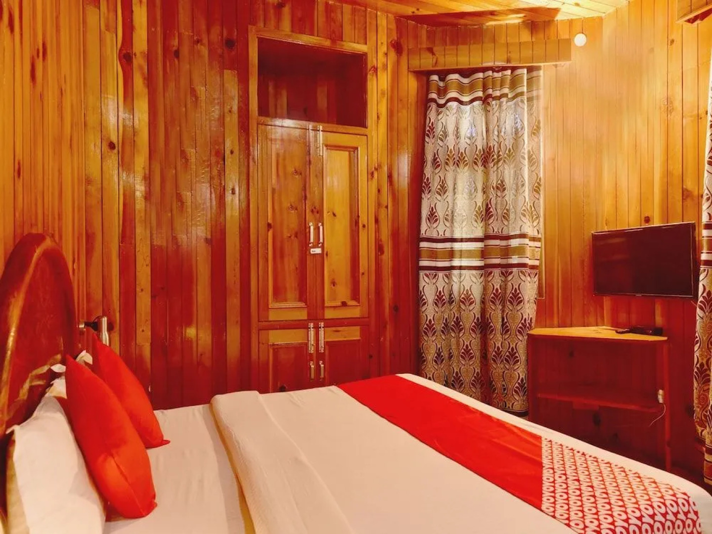 OYO 22620 Orchard Resorts