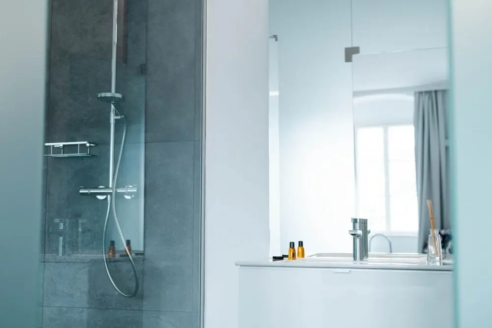 Deluxe Apartment in the Historic Centre With Private Parking