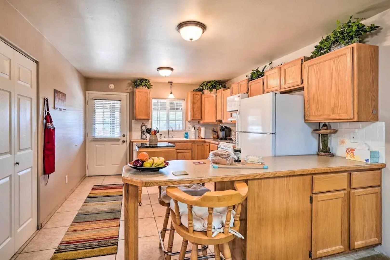 Western-style Phoenix Home: 15 Mi to Lake Pleasant