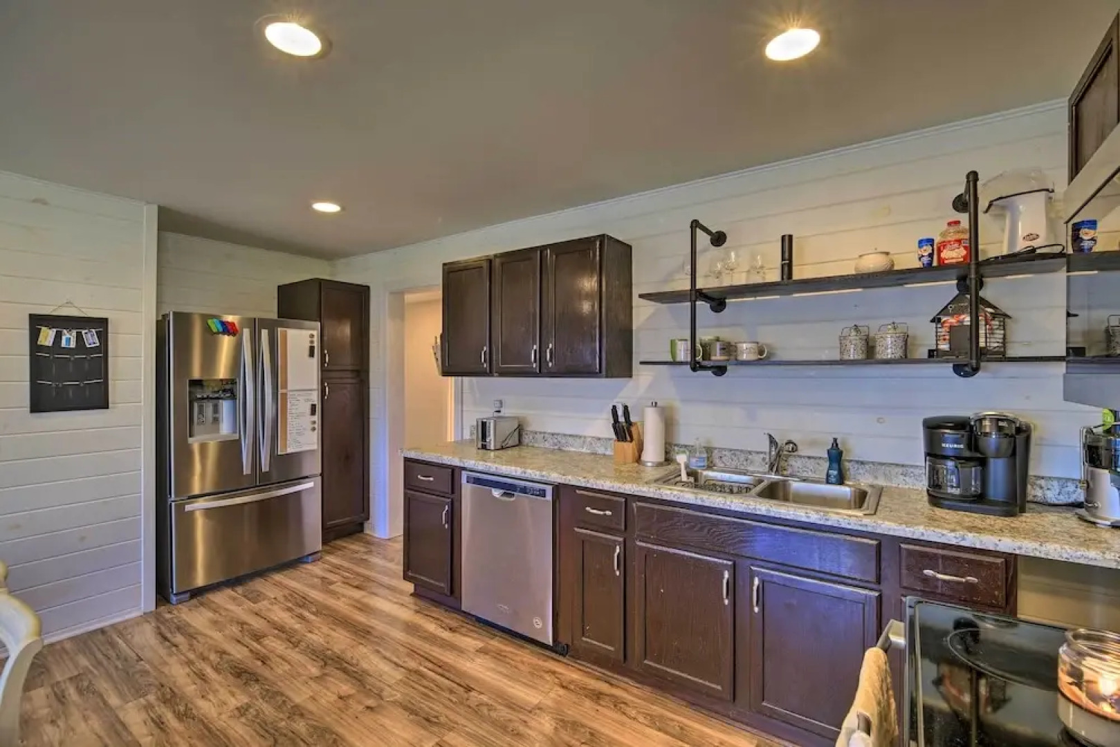 Cozy Bristol Home w/ Yard ~ 1 Mile to Downtown!