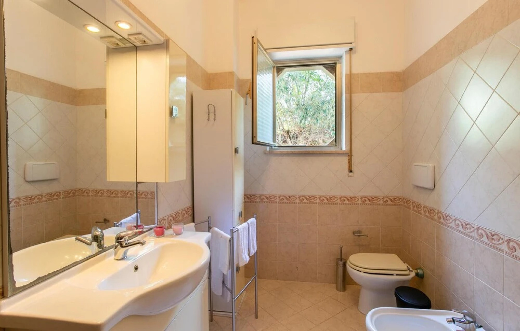 Beautiful Home in Siracusa With Wifi and 3 Bedrooms