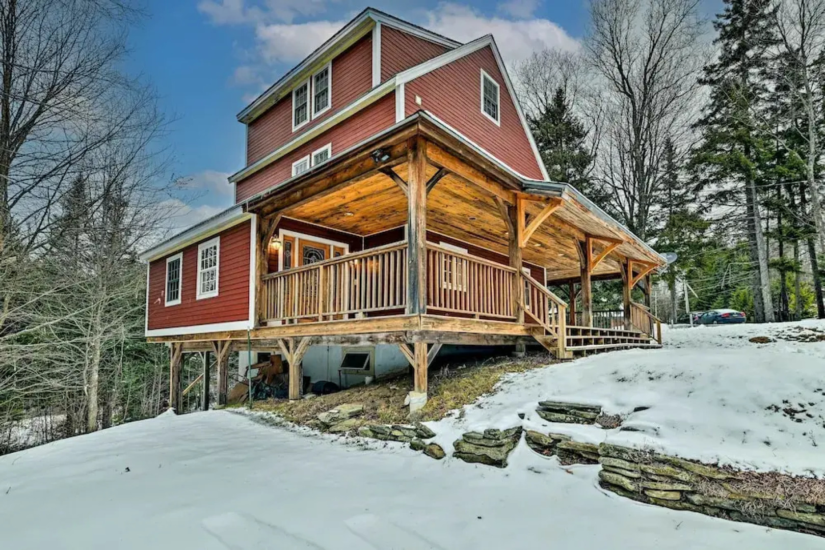 West Dover Home w/ Deck ~ 2 Mi to Mount Snow!