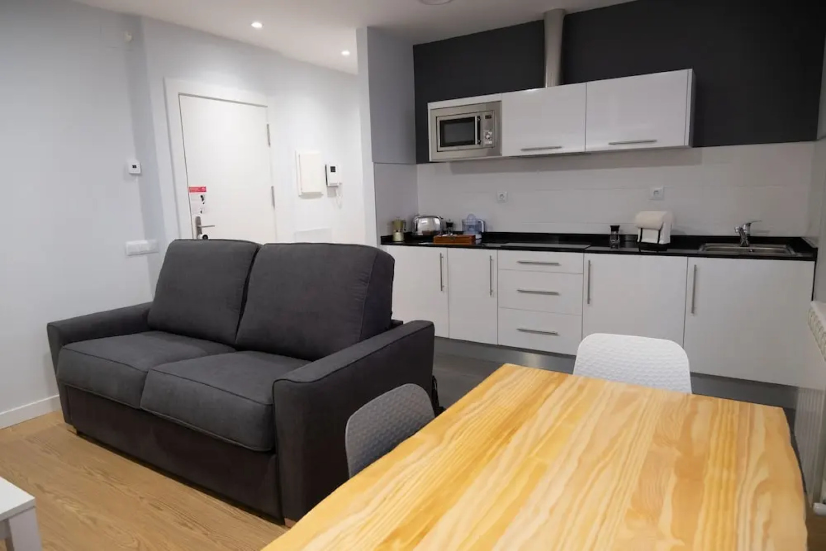 ALQUILAZ. Apartamentos Turísticos.