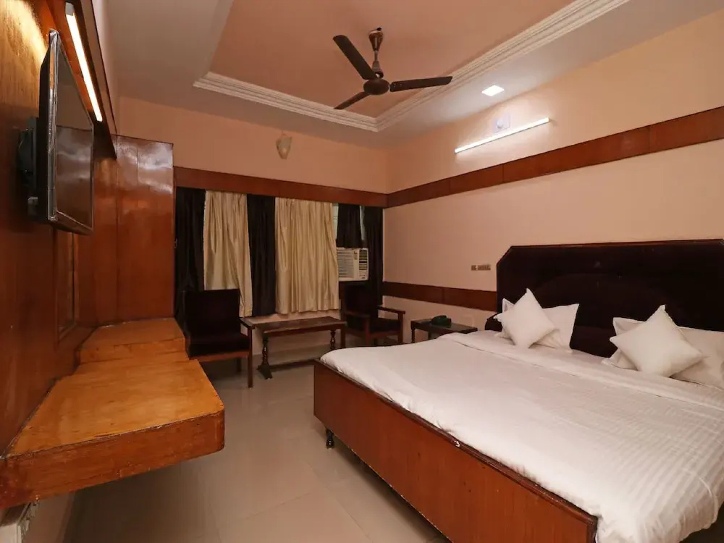 SPOT ON 37002 Hotel Natraj