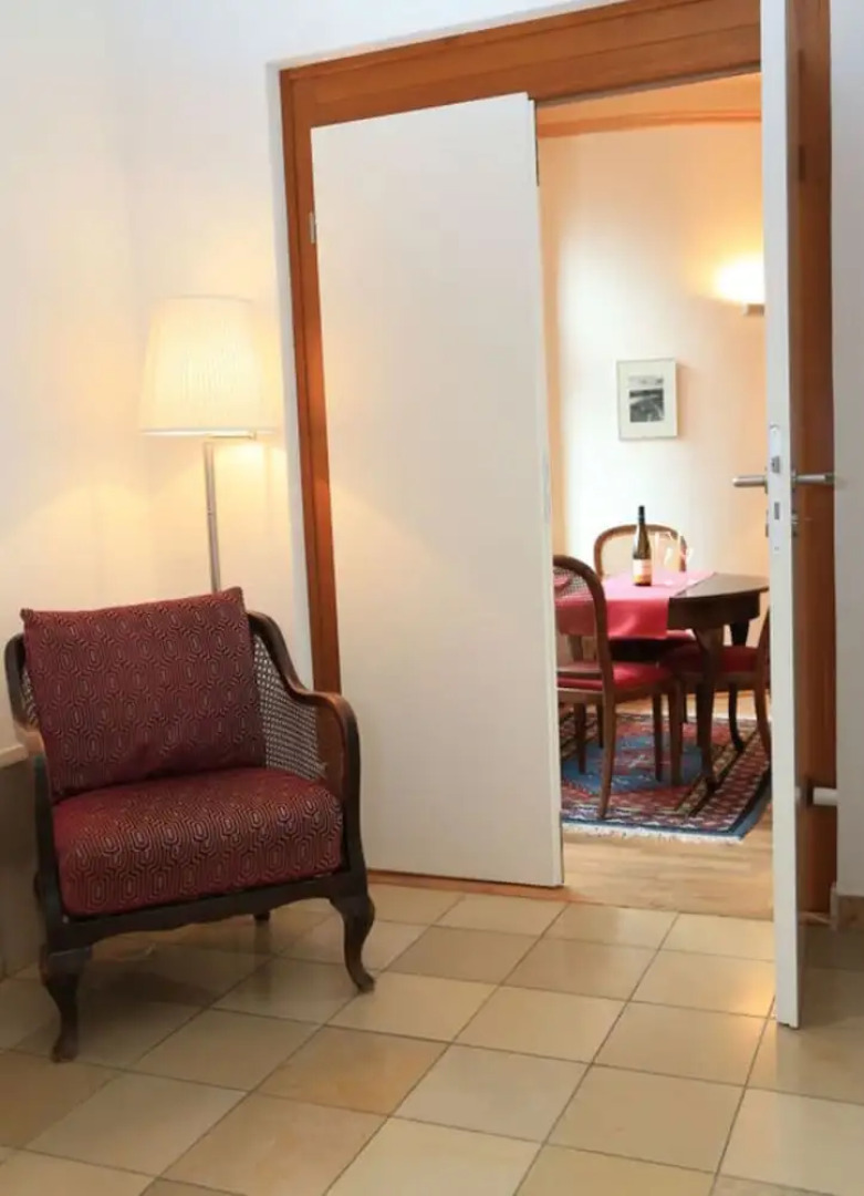 Apartment Pinot Noir