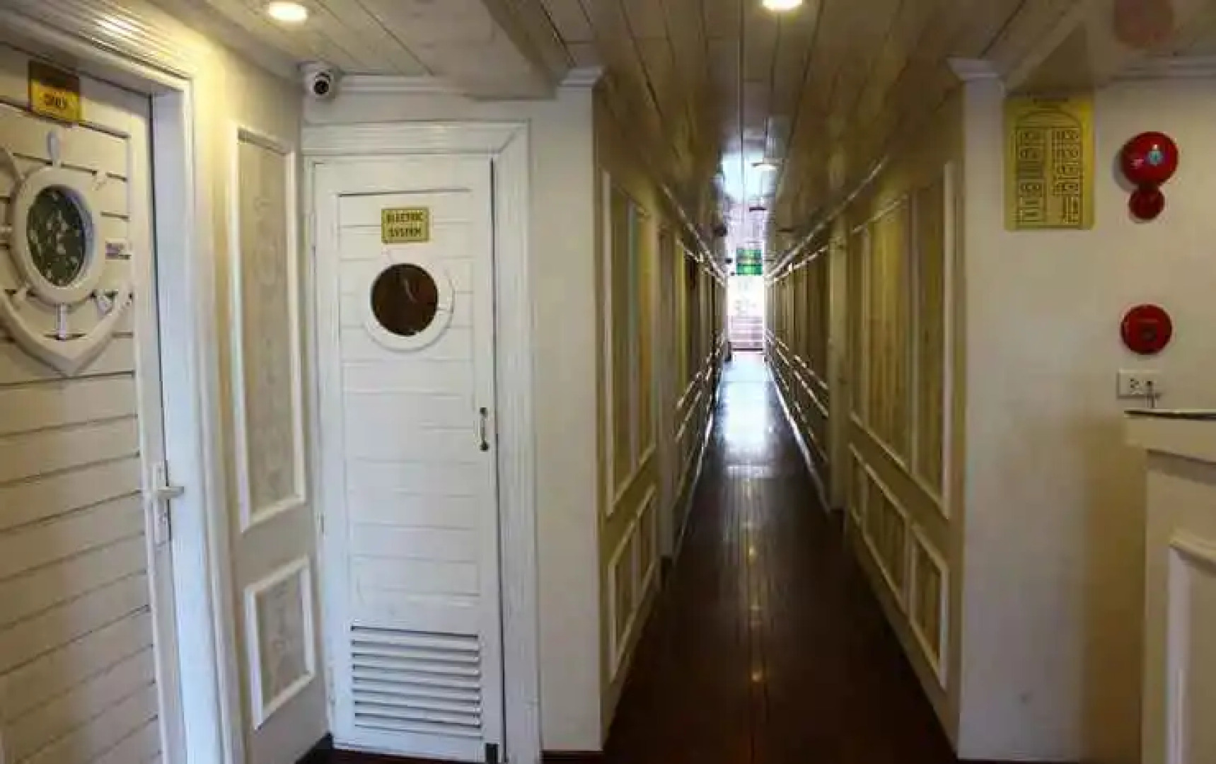 Signature Halong Cruise