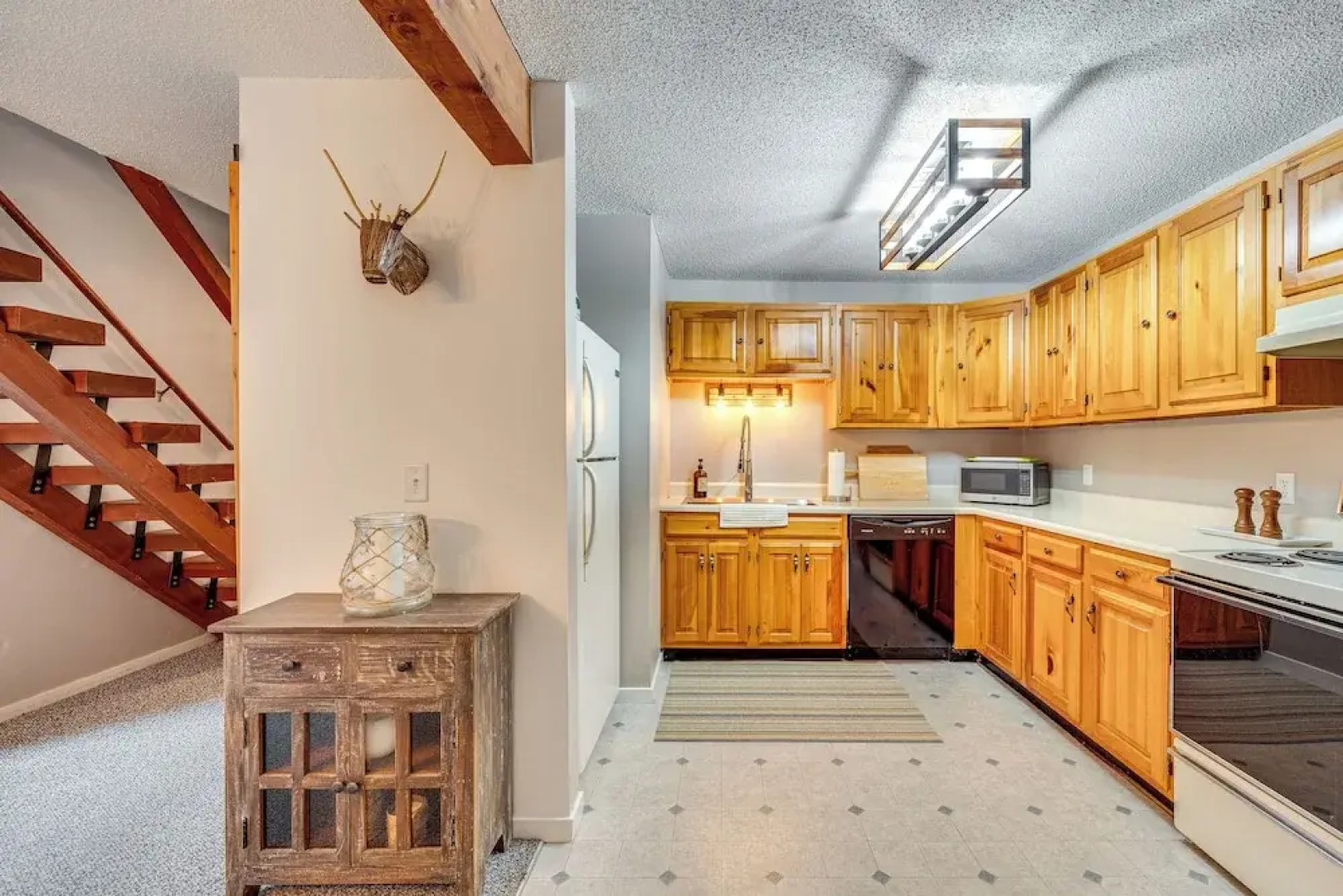 Bartlett Condo: 1 Mi to Attitash Mountain Resort!