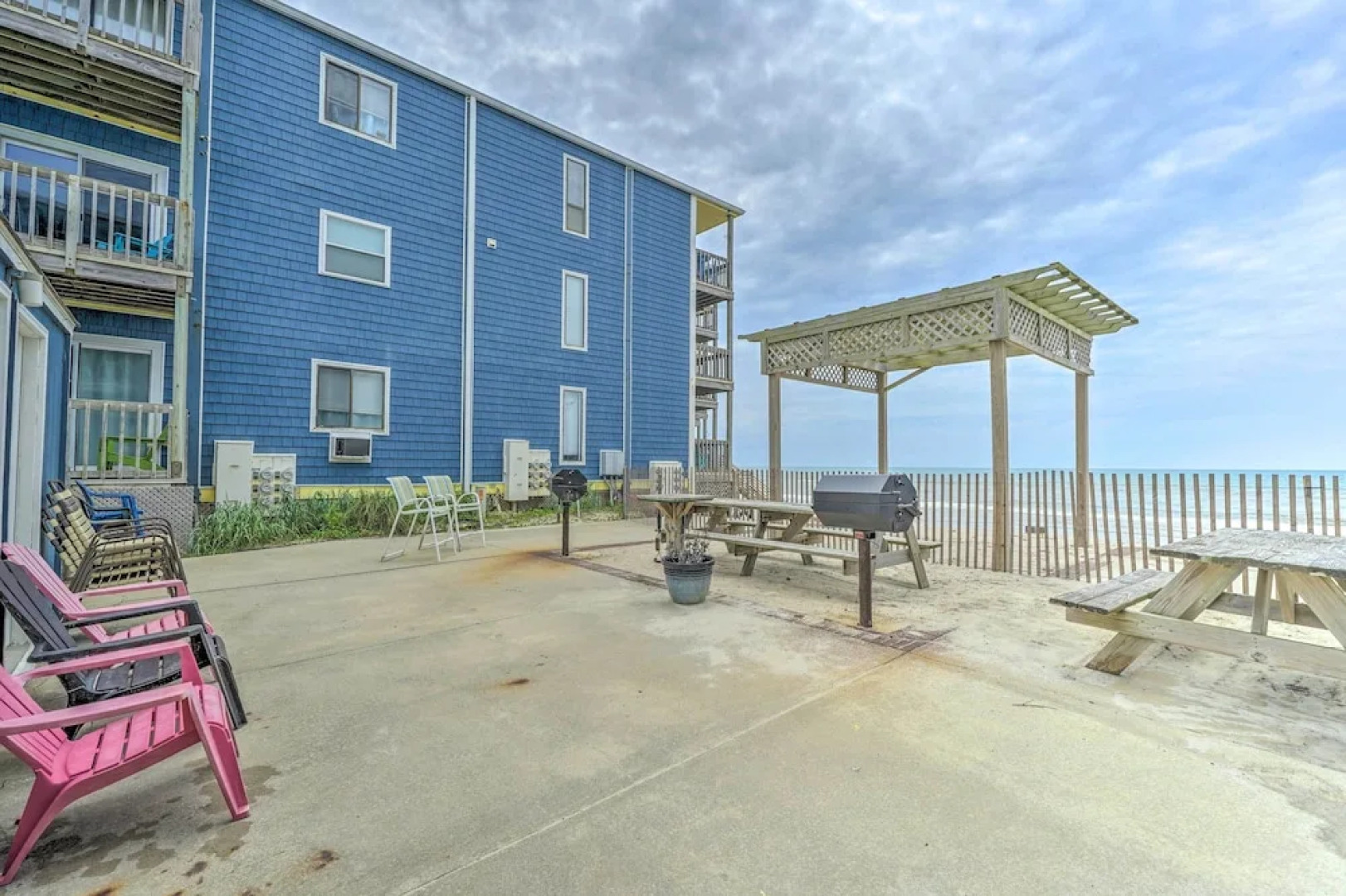 North Topsail Beach Condo w/ Balcony!