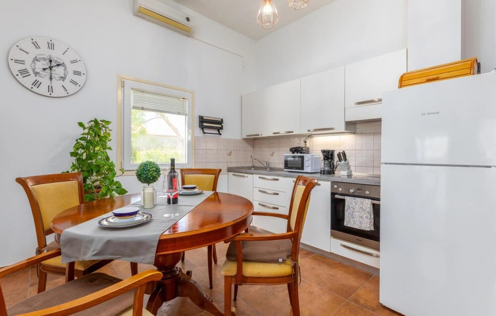 Nice Home in Valbandon with Hot Tub, WiFi & 2 Bedrooms