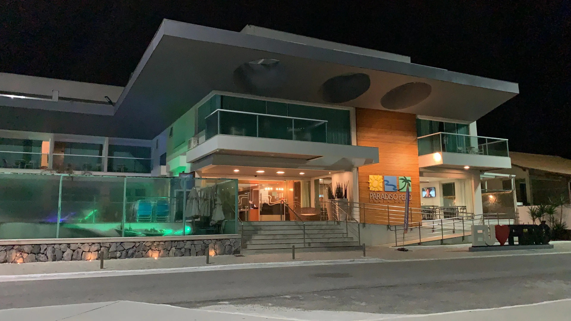 Paradiso Pero Praia Hotel