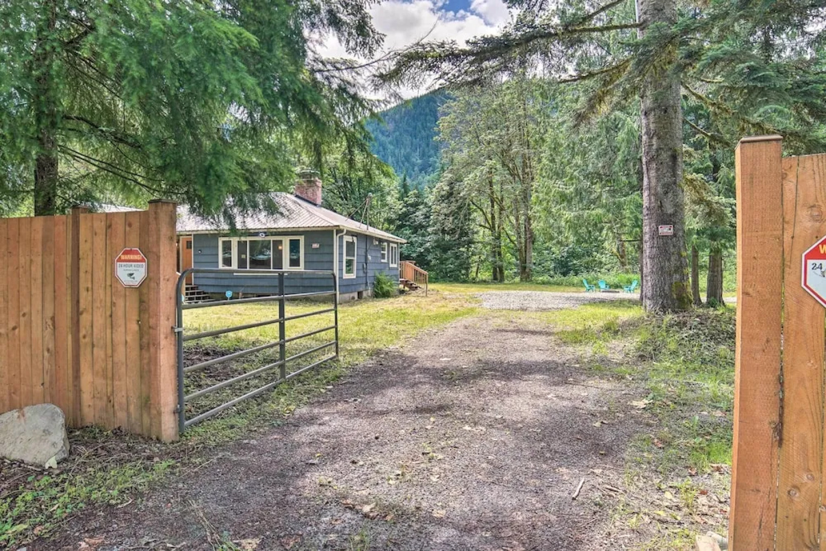 Modern Gold Bar Vacation Rental w/ Mountain View