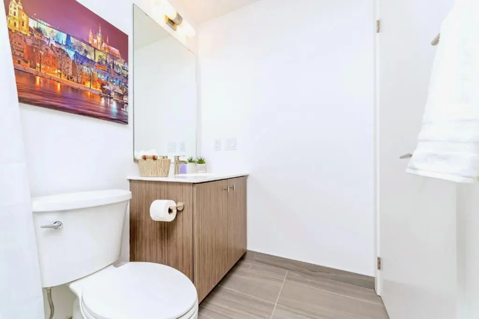 City Views From Your Balcony 1BR w King Bed