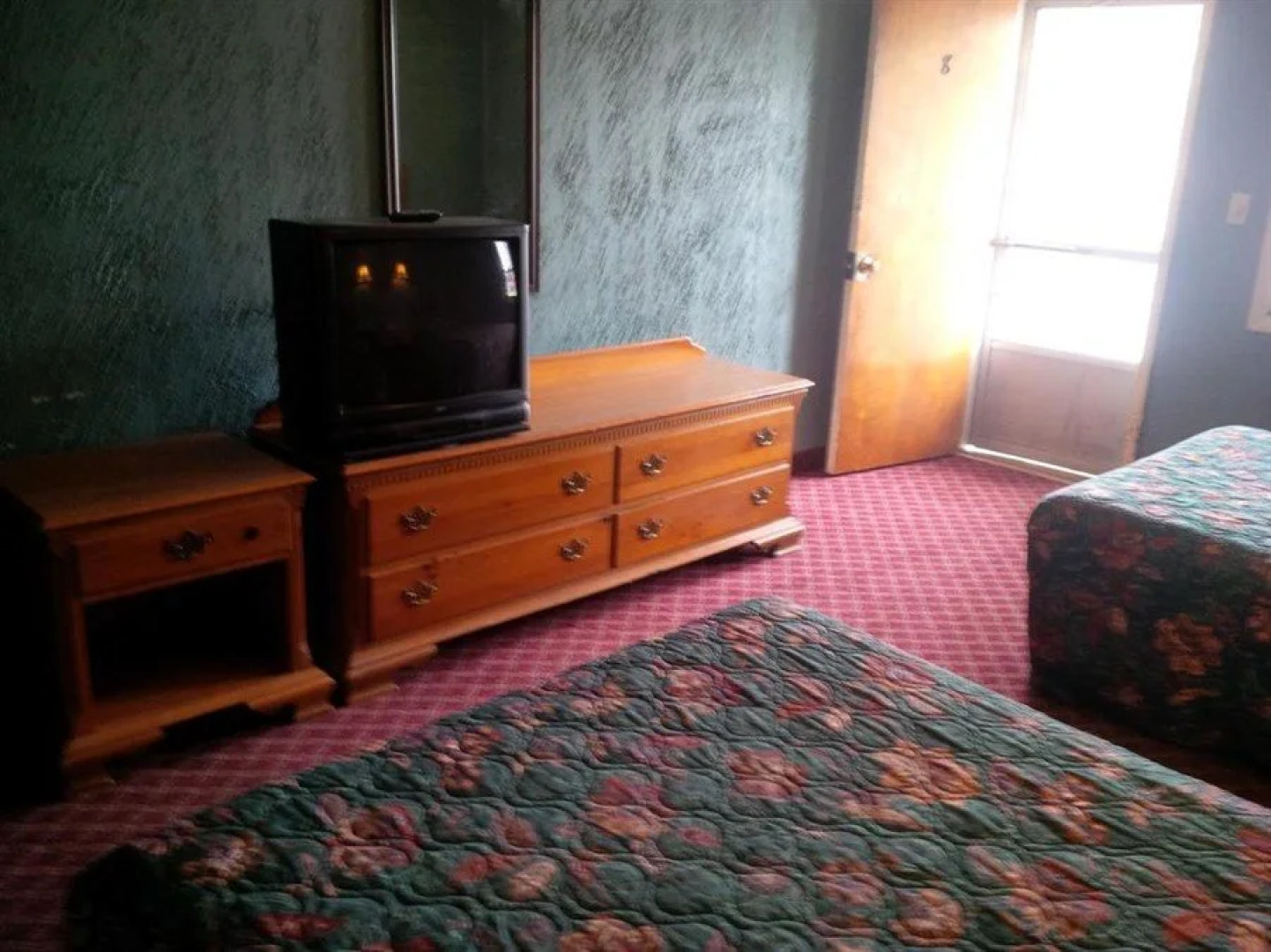 Pink Fountain Motor Inn