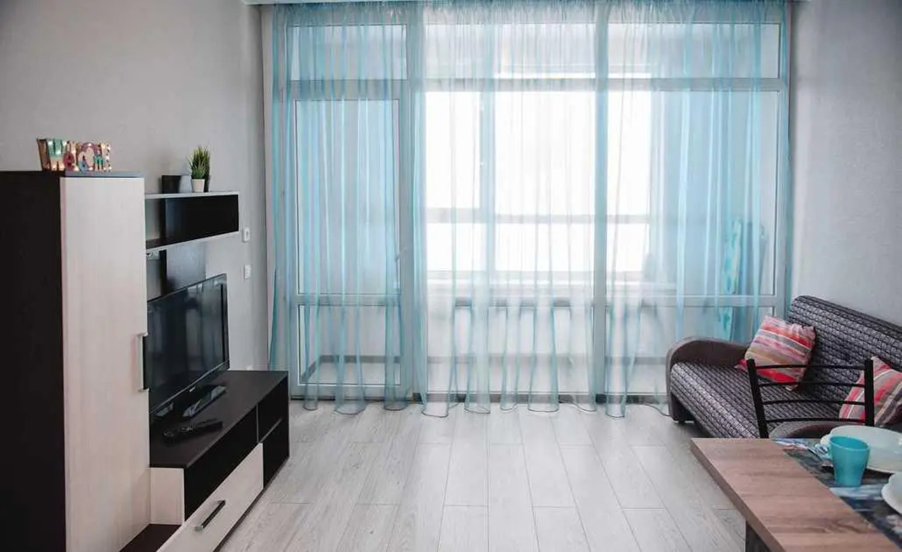 Апартаменты на улице Александра Полина 1