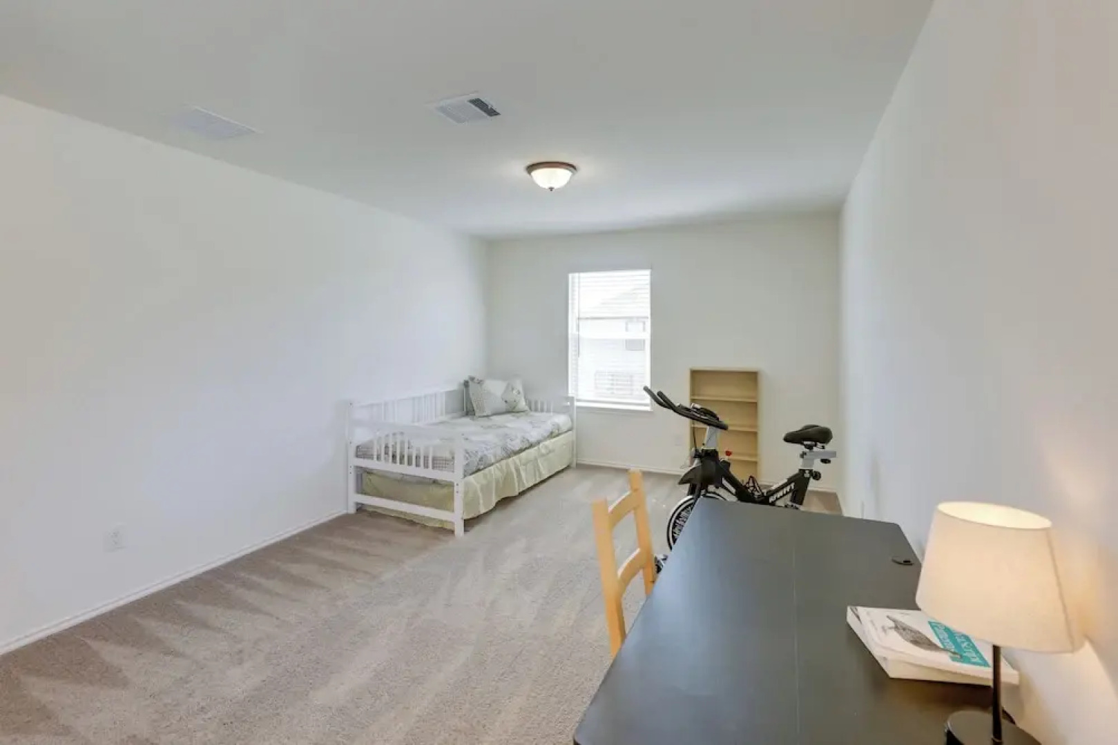 Manor Vacation Rental w/ Yard: 17 Mi to Austin!