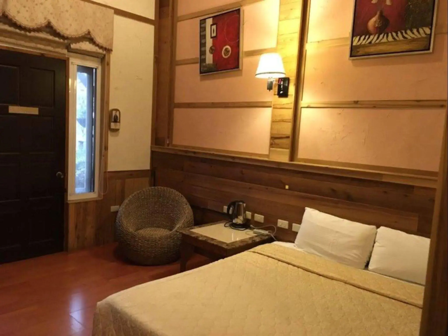 Shiyai Taoyuan B & B
