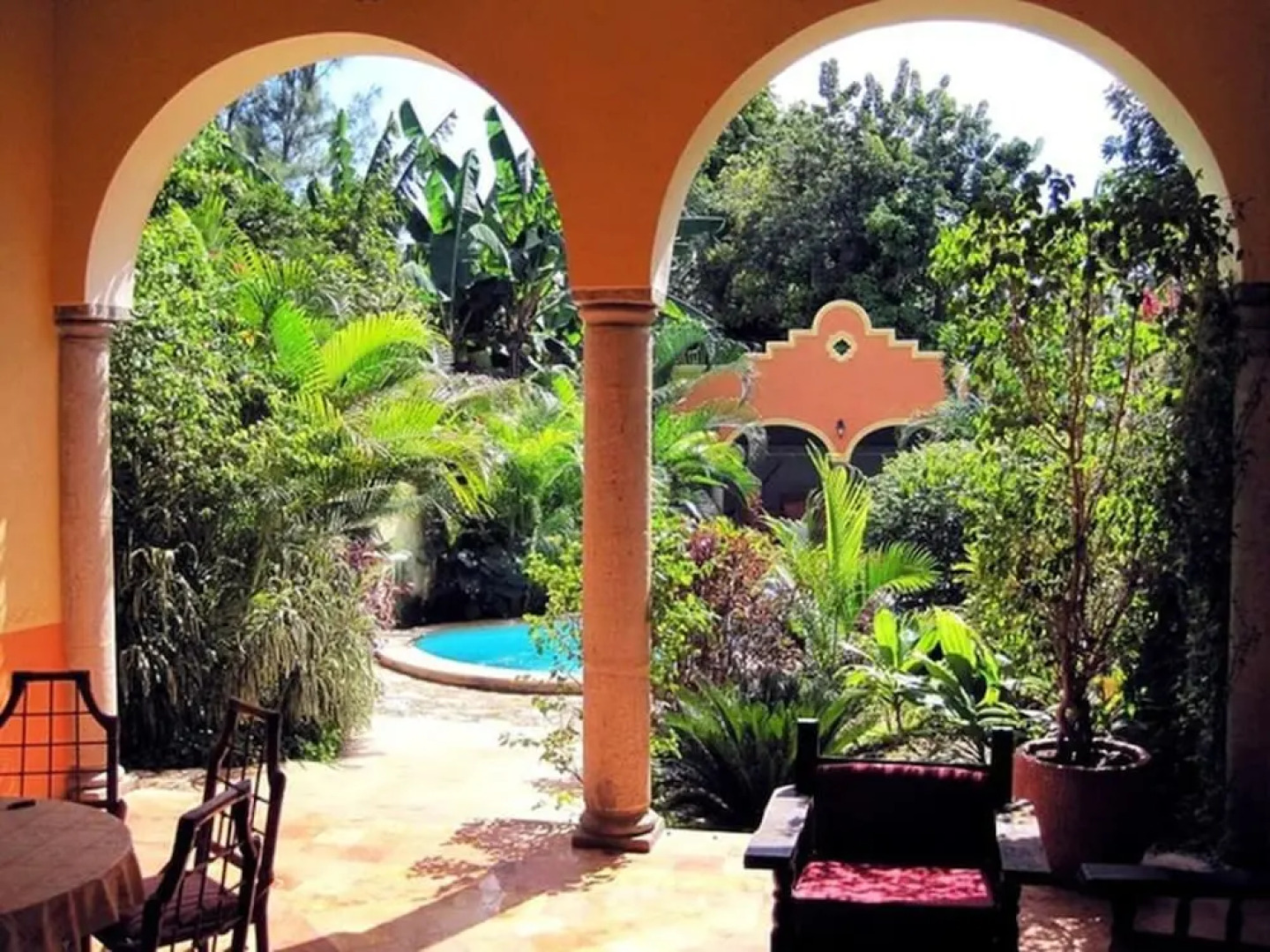 Tranquil Tropical Oasis in the Historic Center
