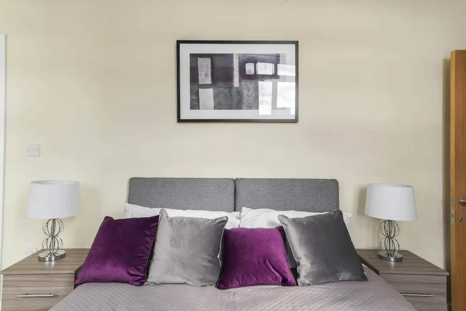 Luxury 2 Bedroom Apartments with Parking