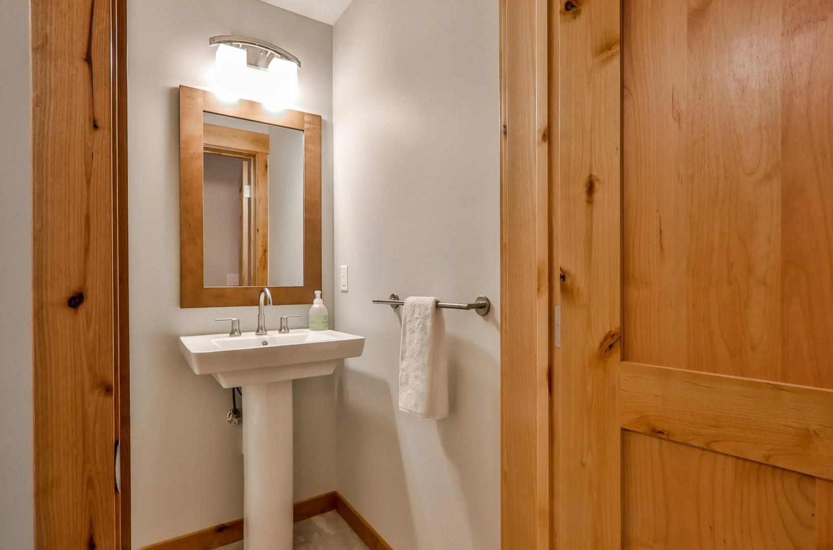 Rundle Cliffs Lodge by Spring Creek Vacation