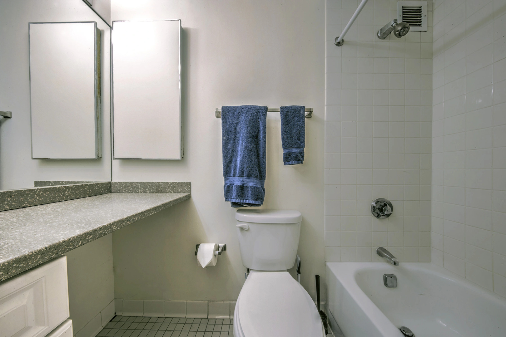 Upscale Apt with everything you need!