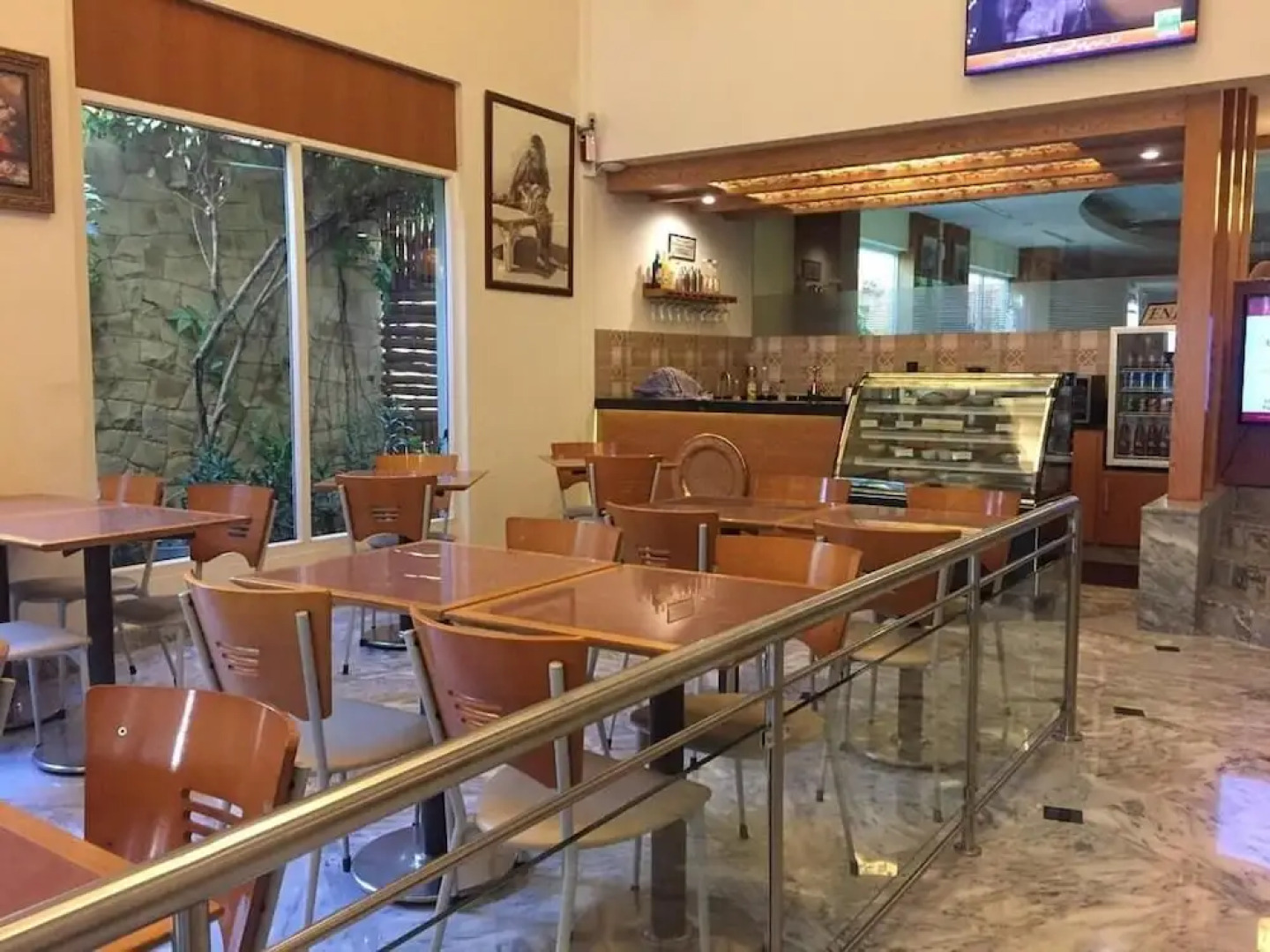 Embassy Inn Hotel Karachi