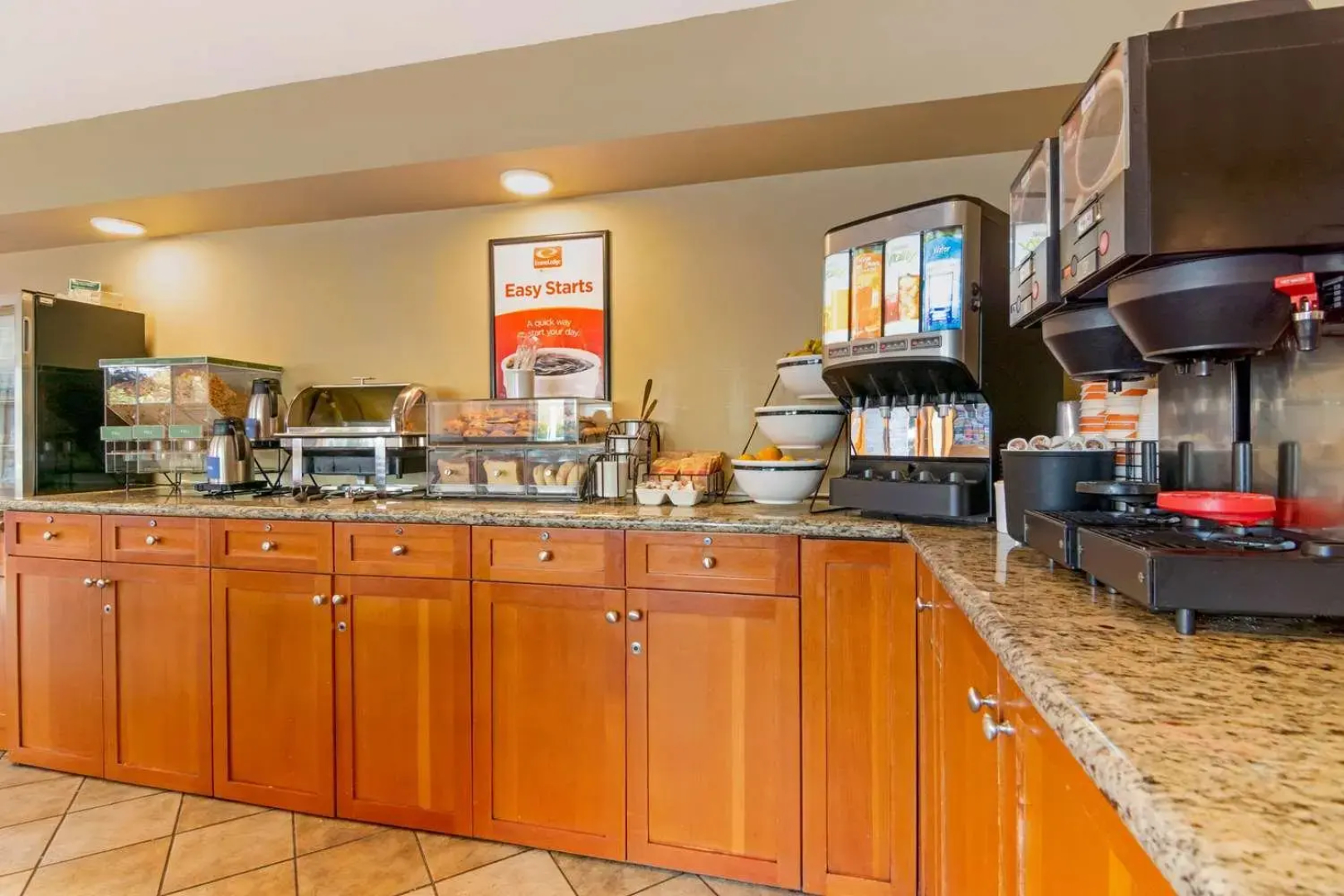 Econo Lodge Inn & Suites