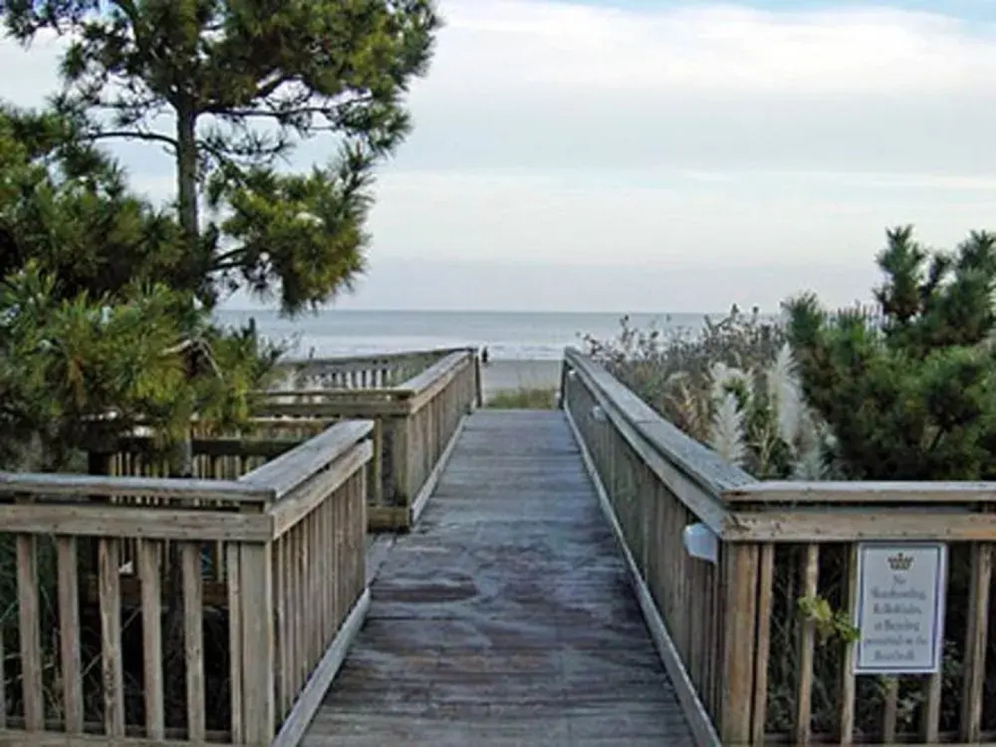 Kingston Plan No Hamp1009 2 Br condo by RedAwning