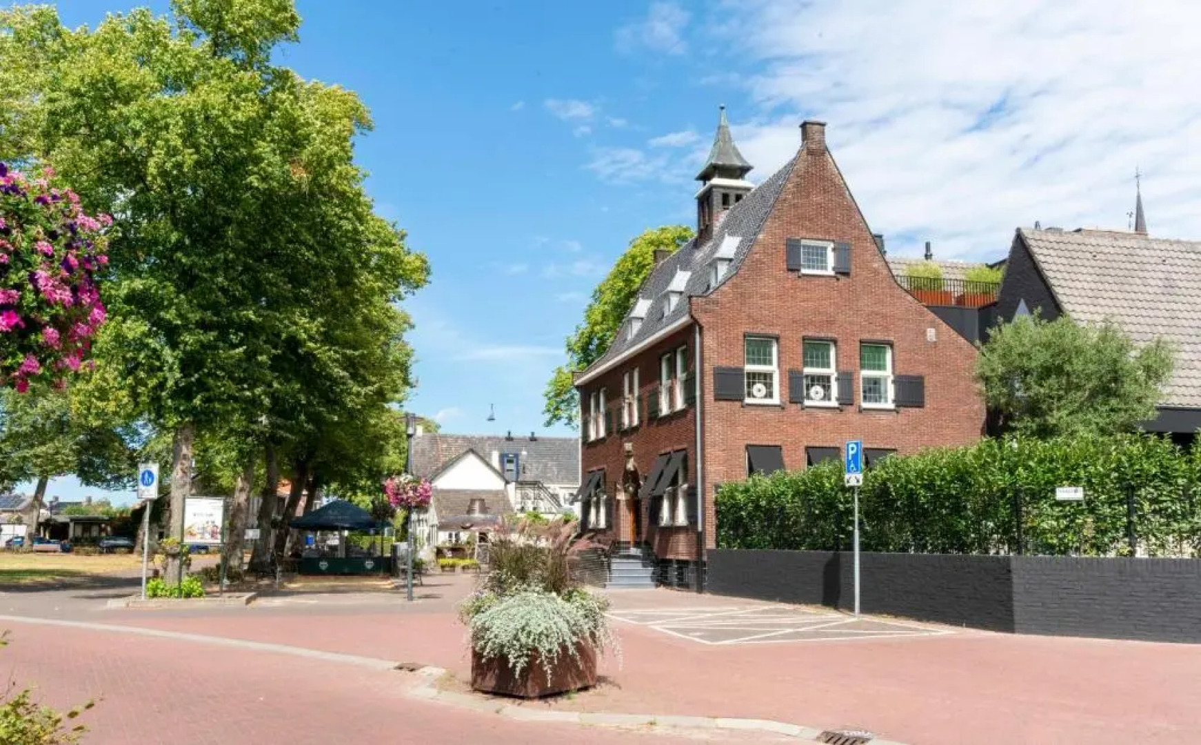 B&W Holiday Apartments