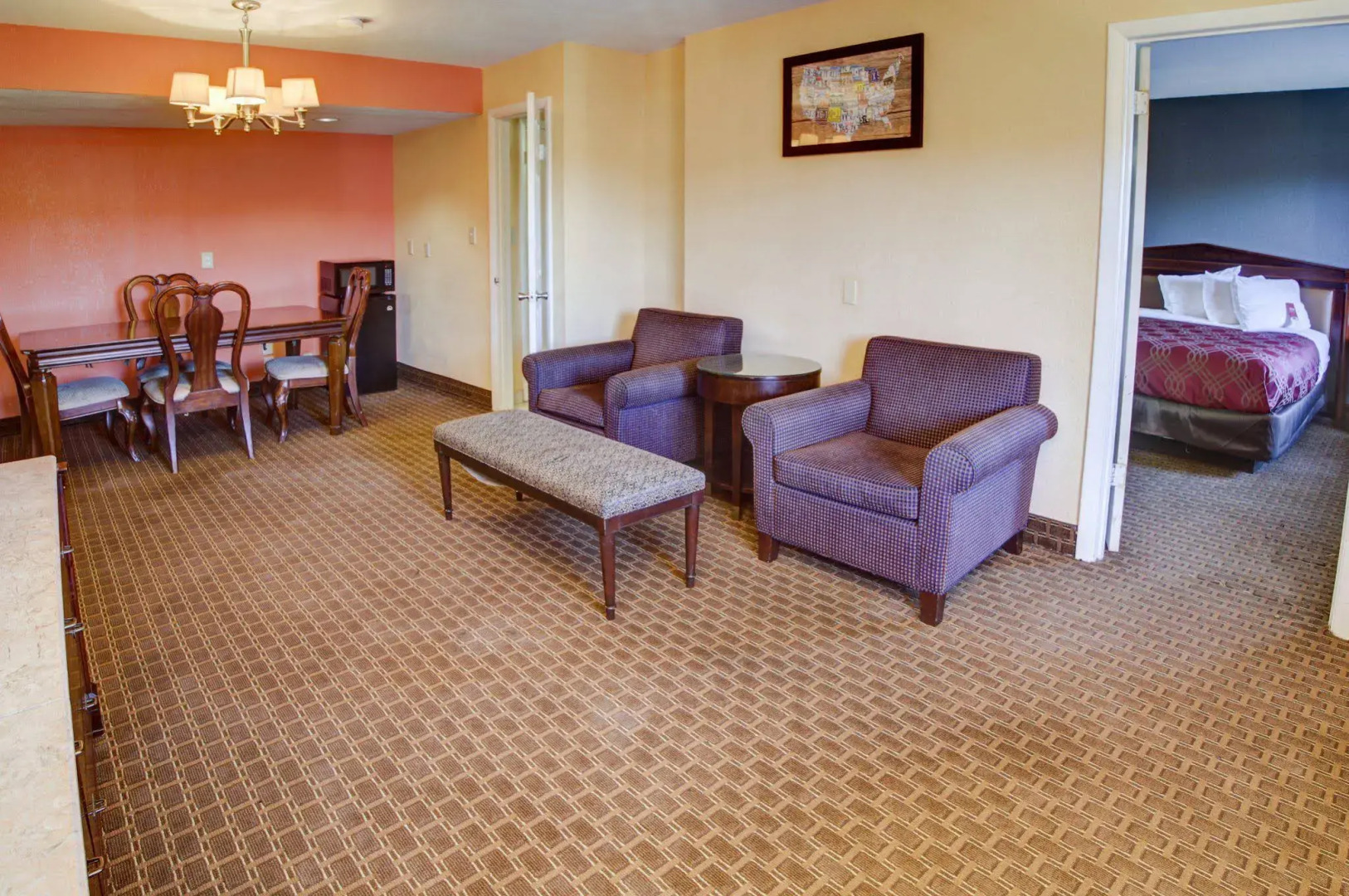 Econo Lodge at Military Circle