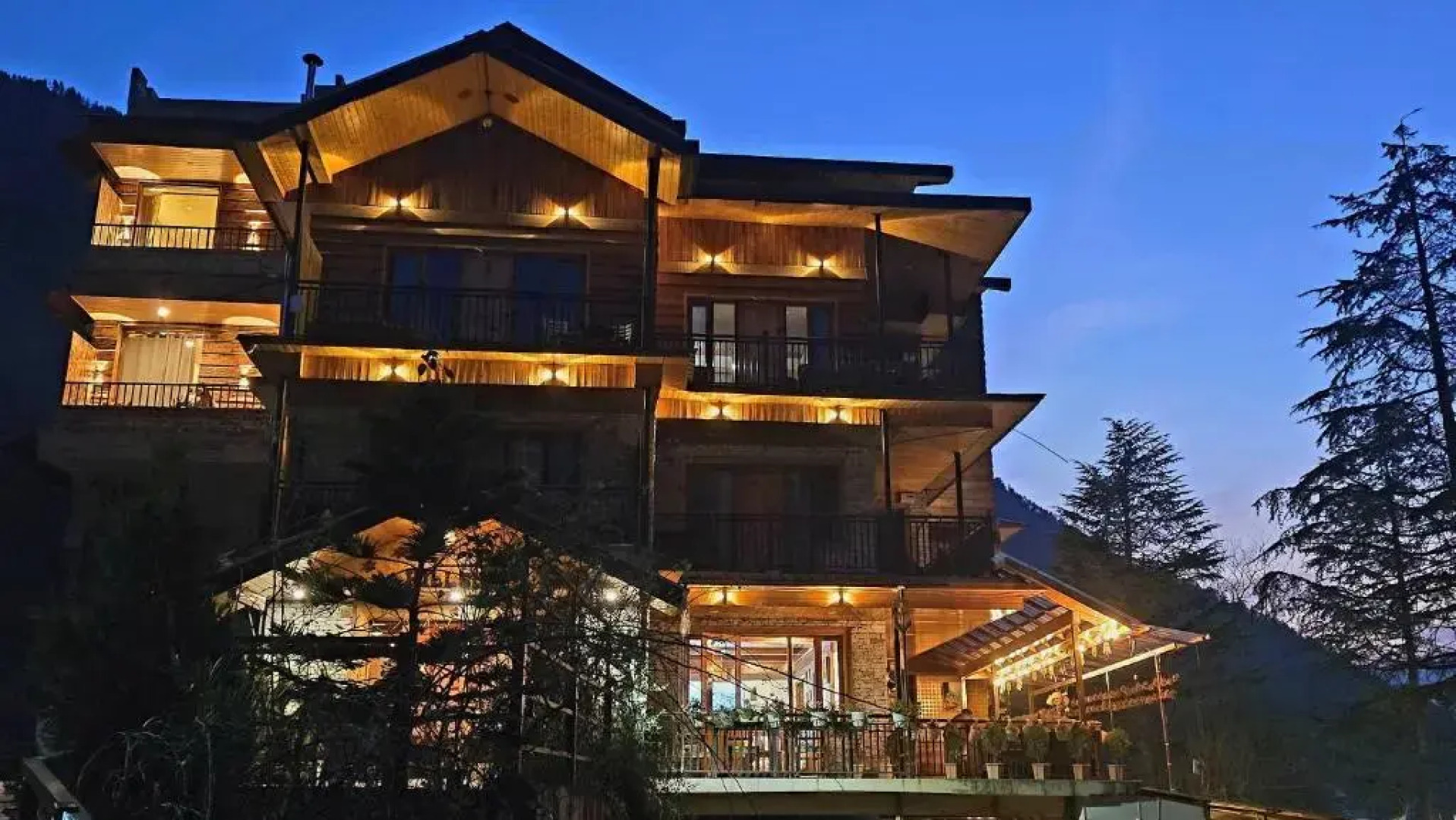 The Woodward Two By Oyo Room