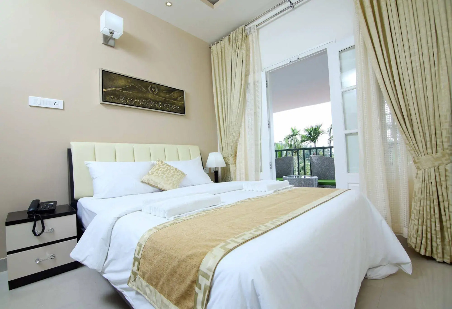 Le Villagio Resort & Domes