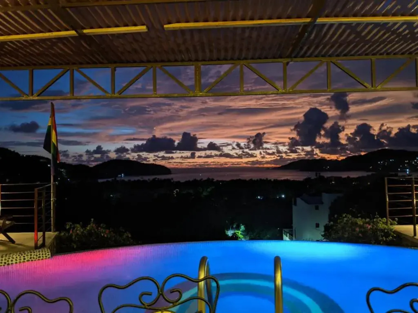 Casa Arcoiris Zihuatanejo