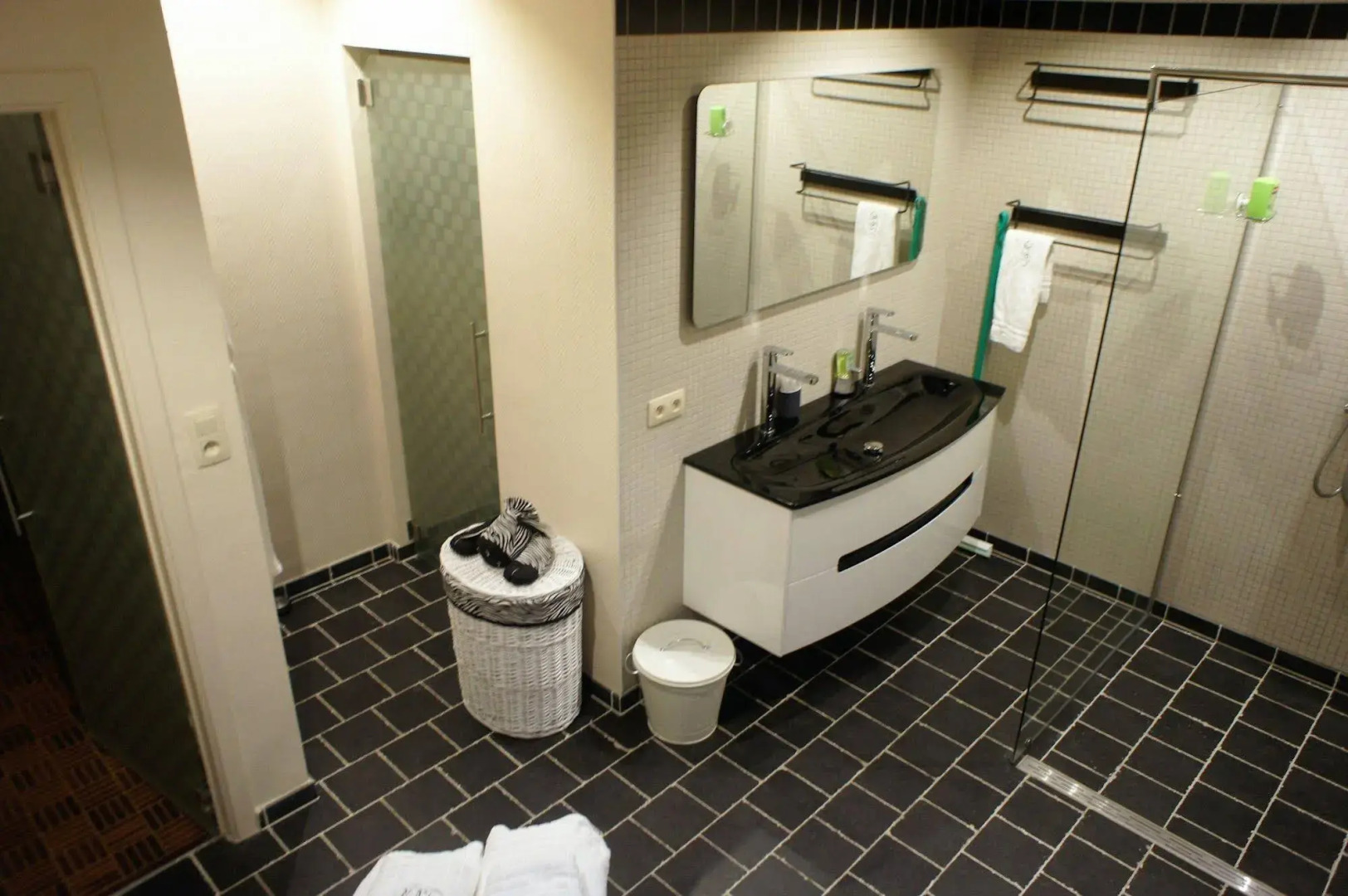 J and R Brussels City Apartment