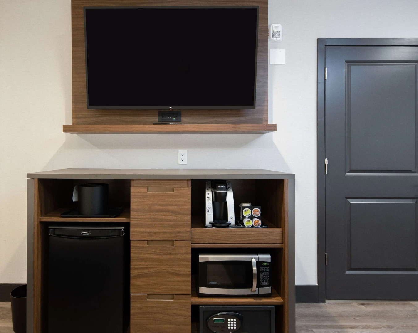 Americas Best Value Inn Golden Bear Inn