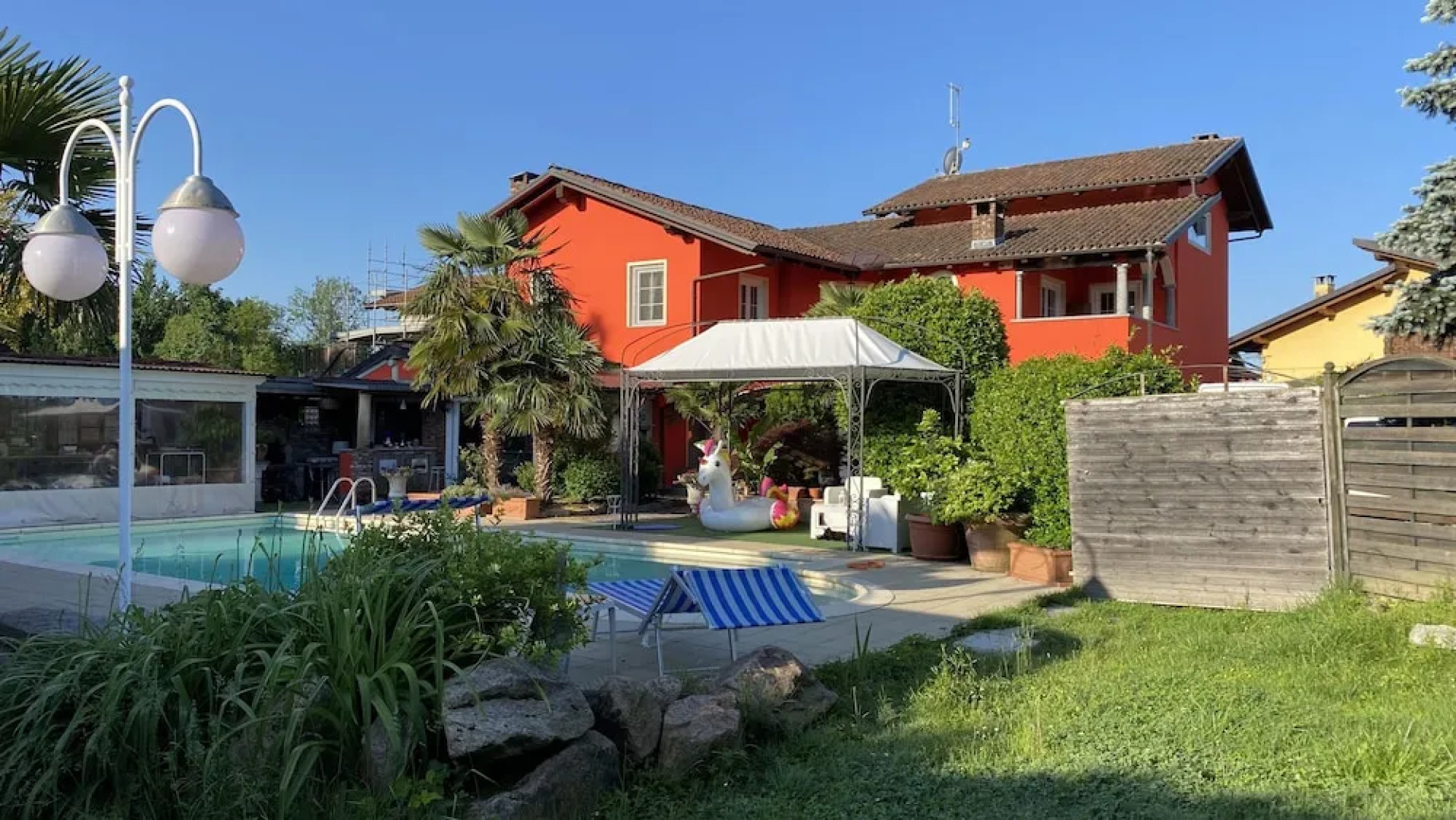 Family Suite Room In Luxury Villa