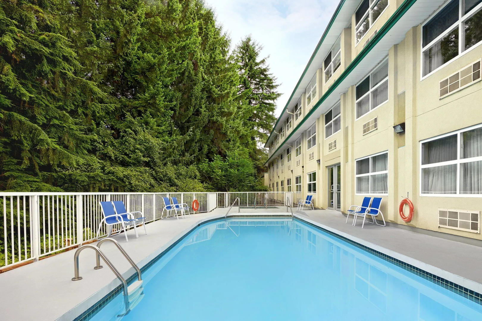 Four Points by Sheraton Surrey