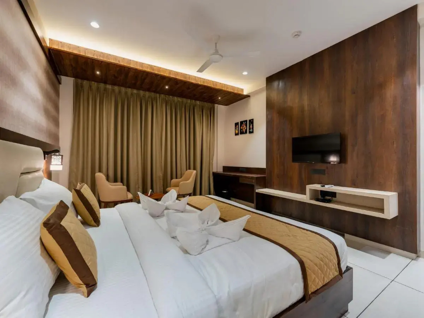 Golden Leaf Resort