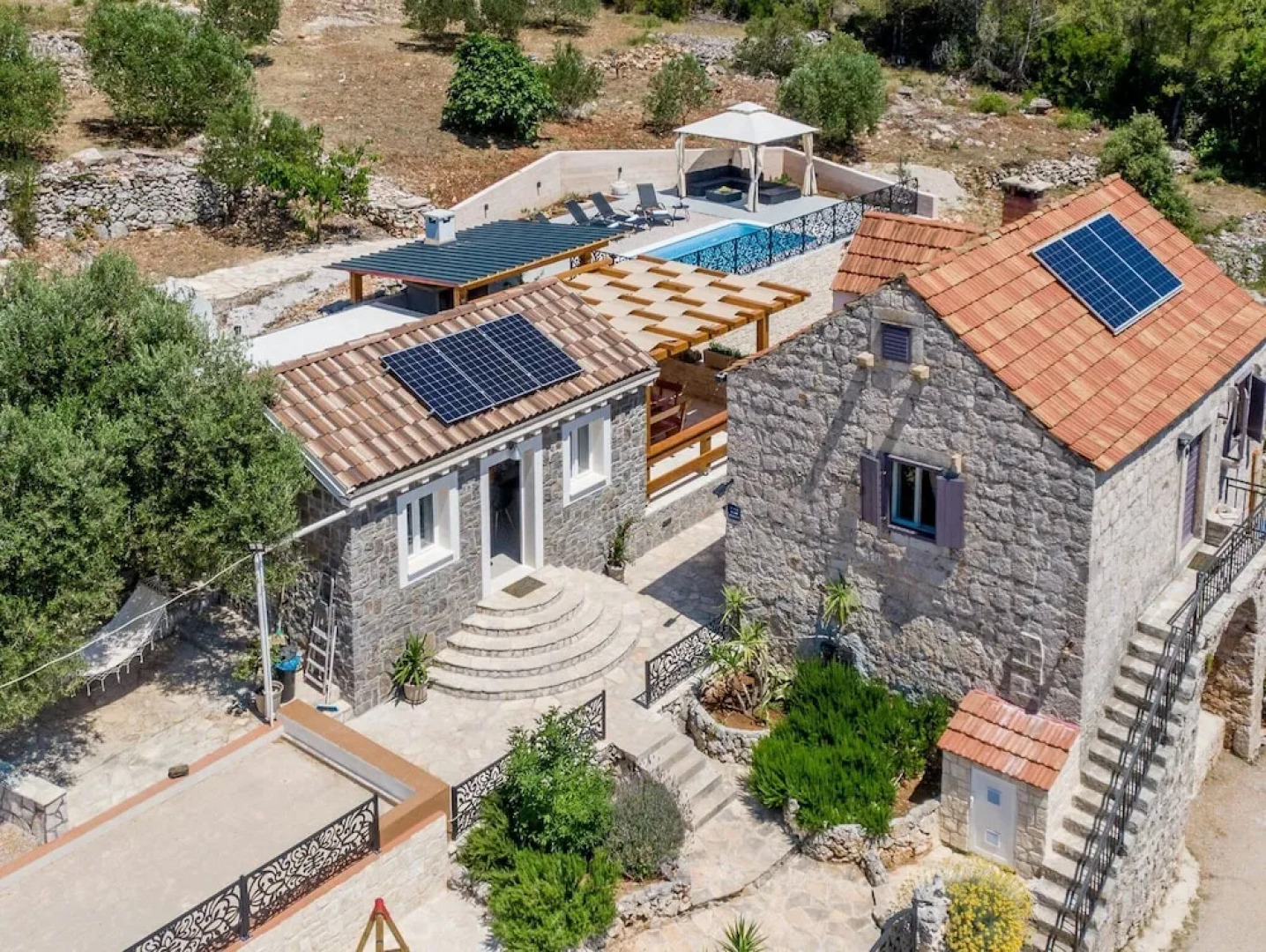 Stone House Prapatna