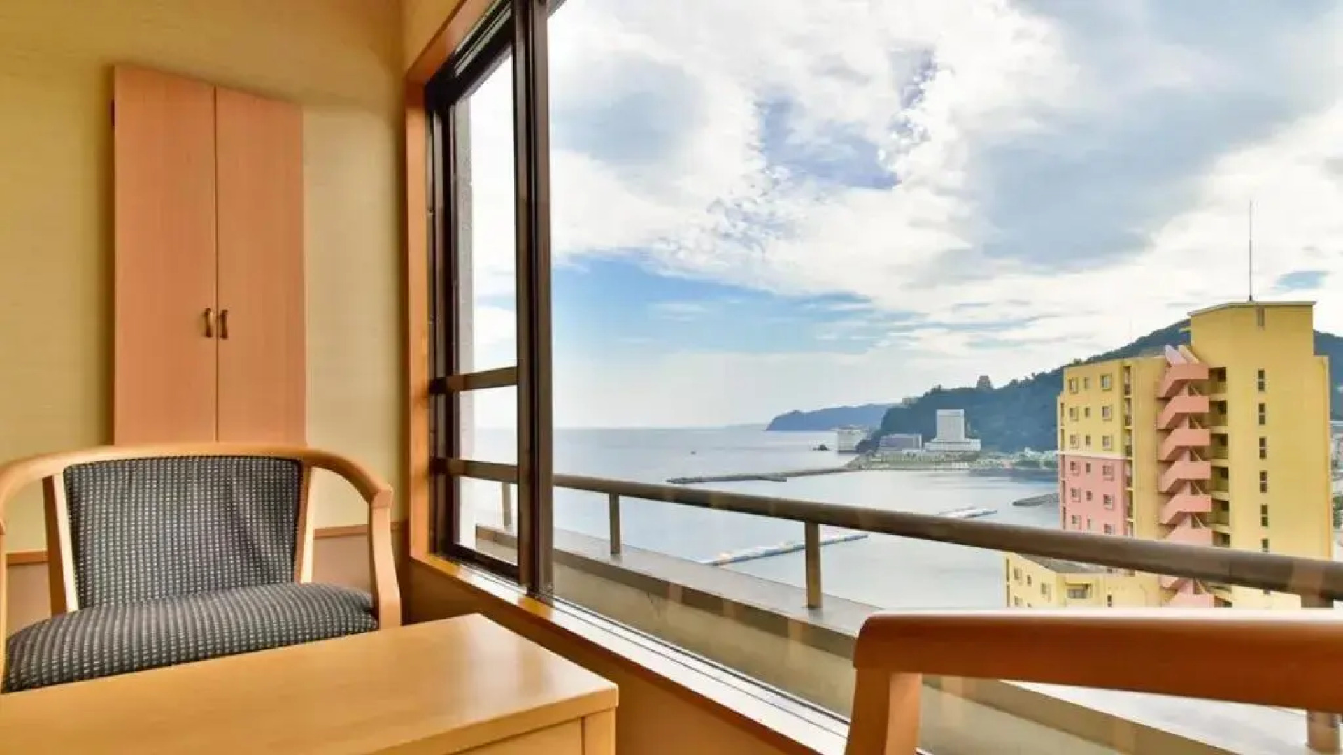 Tsukino Sumika Atami Juraku Hotel