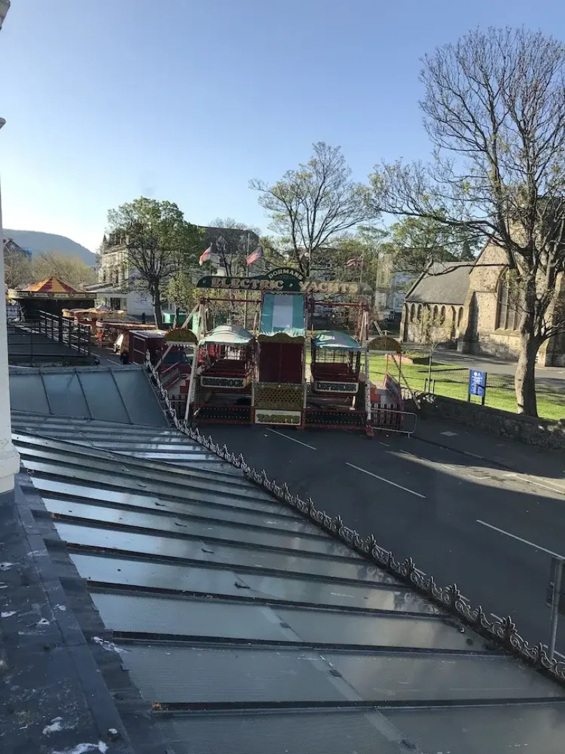 The New Alexandra Hotel