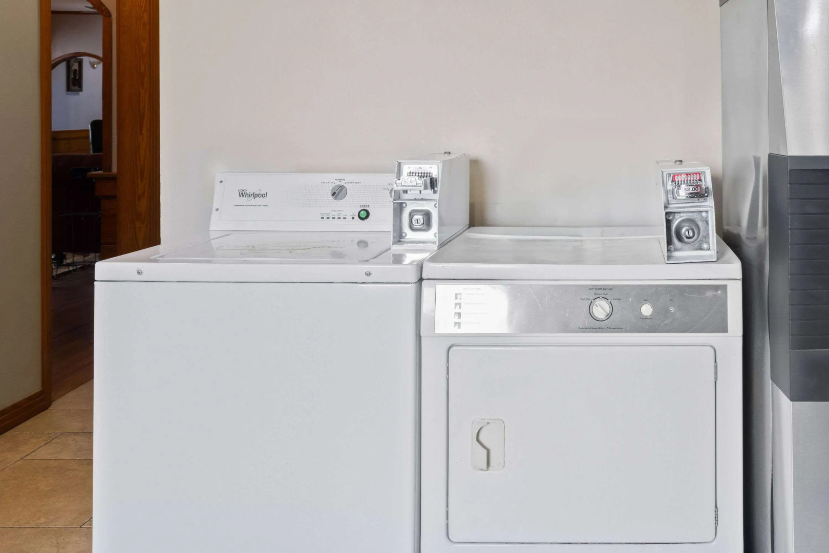 Days Inn by Wyndham Kill Devil Hills Oceanfront - Wilbur