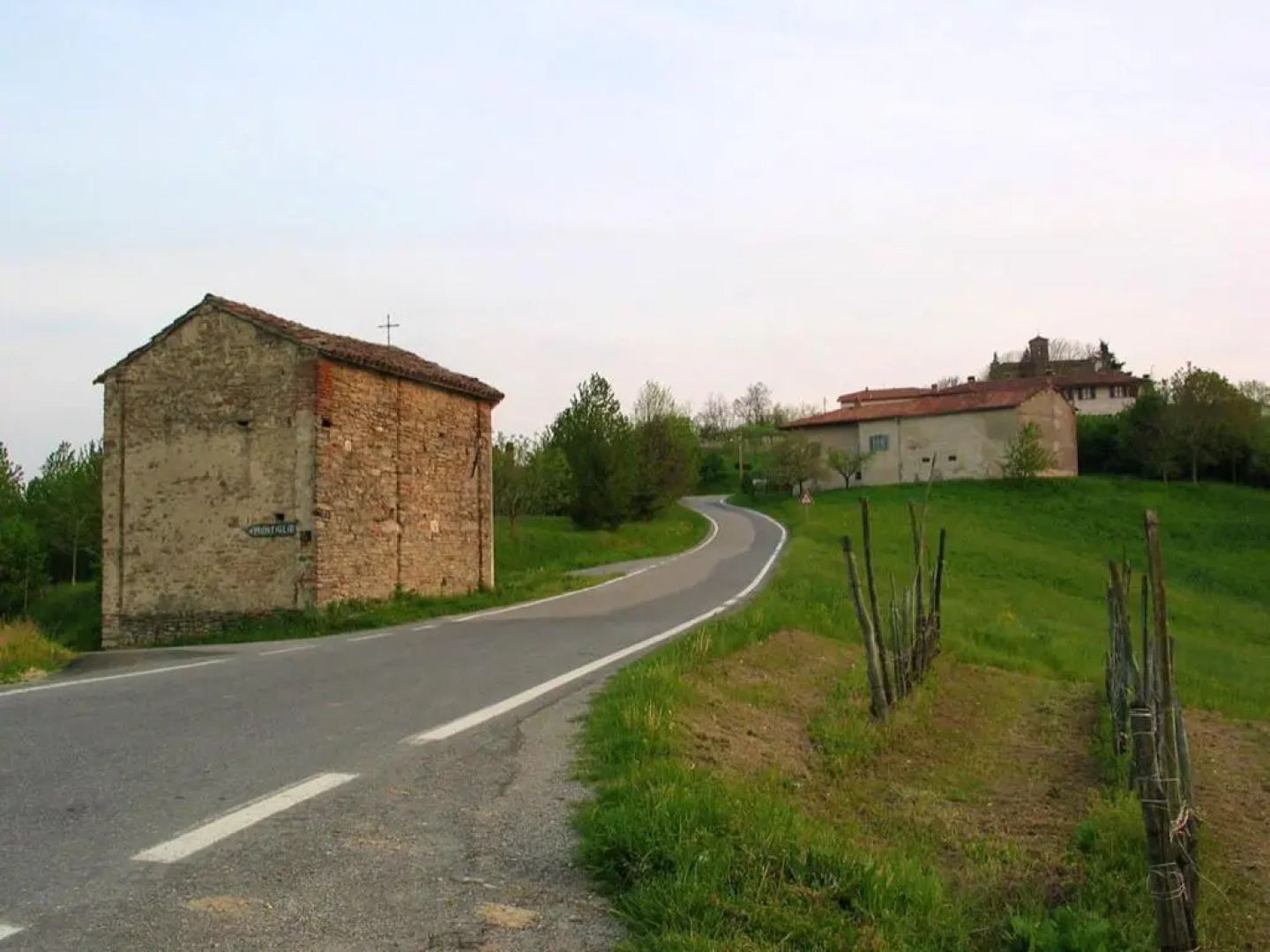 2 bedrooms house with enclosed garden and wifi at Merluzzi