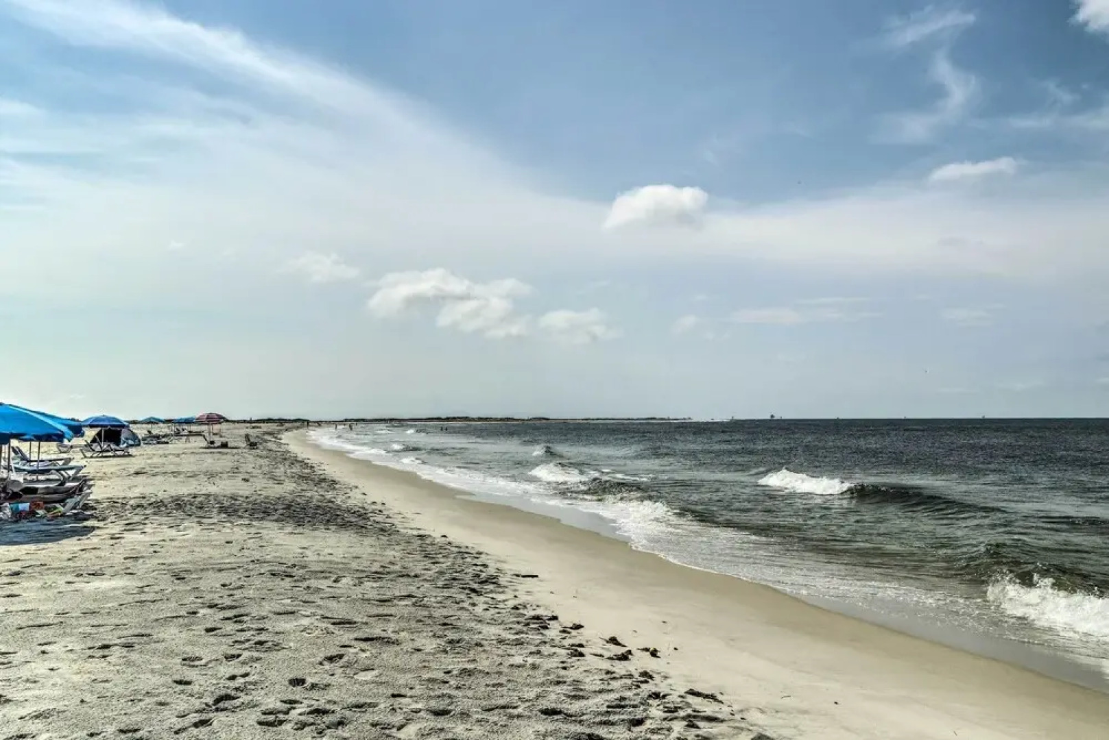 Beachfront Dauphin Island Condo w/ 2 Pools & Sauna