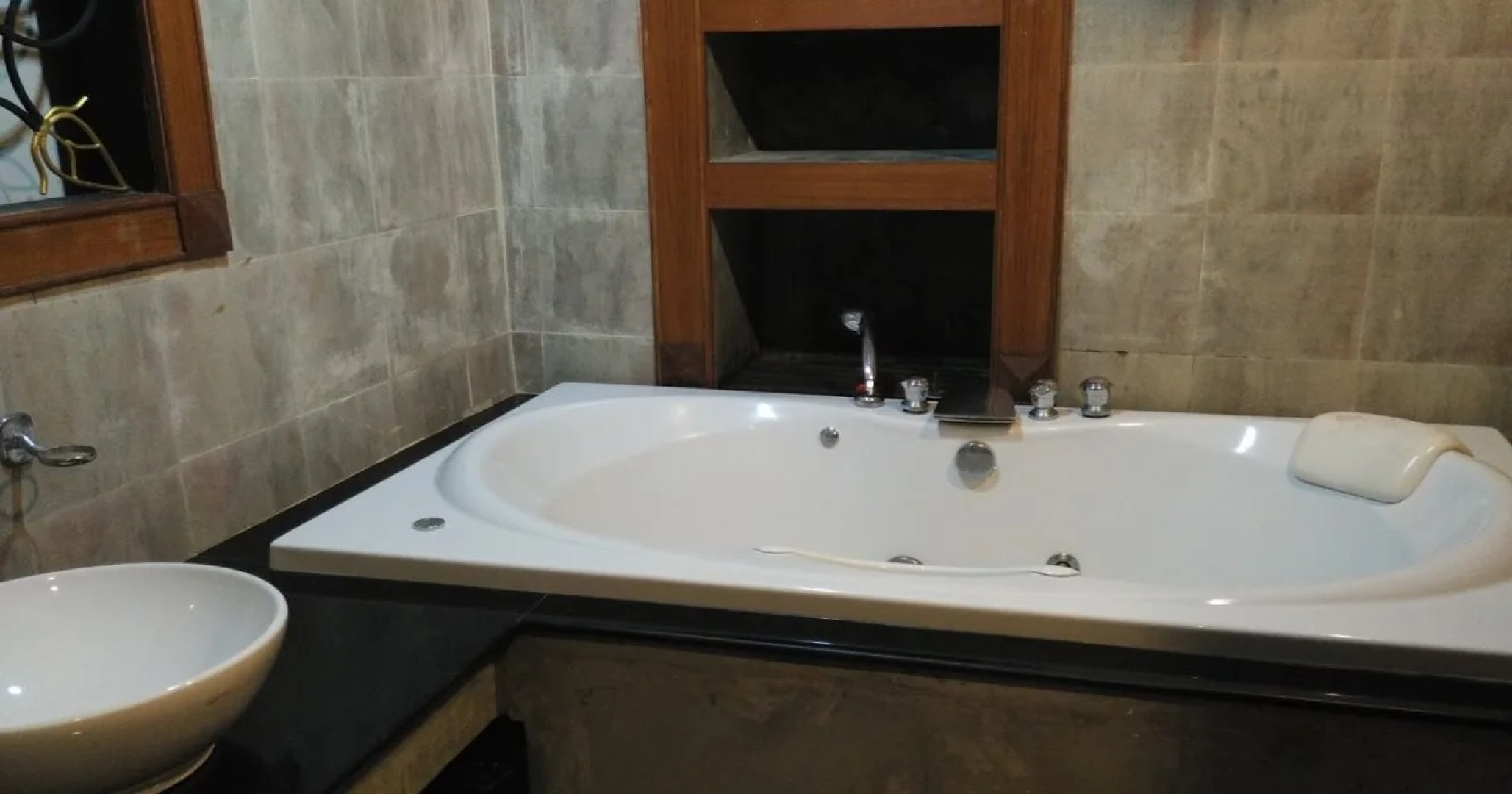 Renoir boutique hotel